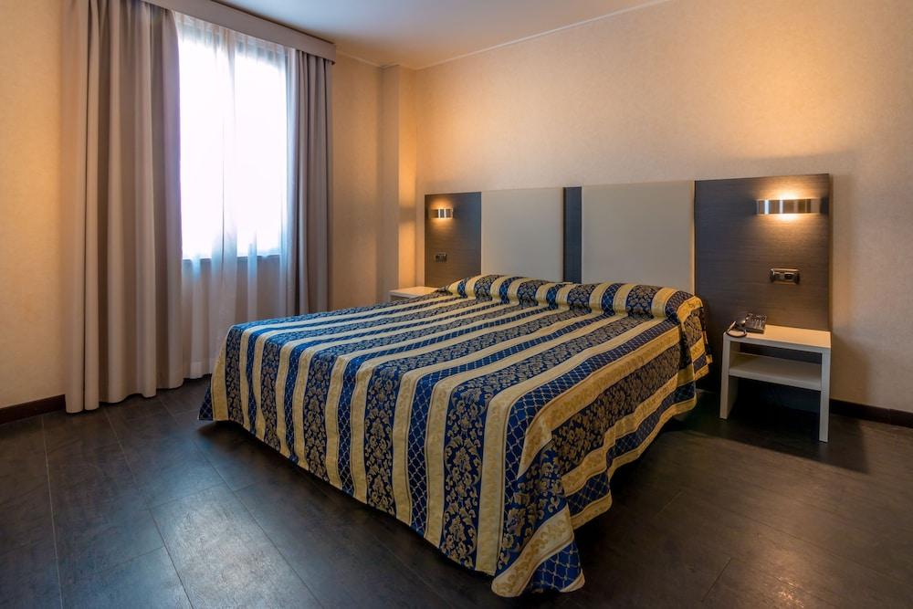 Alfred Hotels Monaco - Ex Forum - Hotel Renove โบโซเลย ภายนอก รูปภาพ
